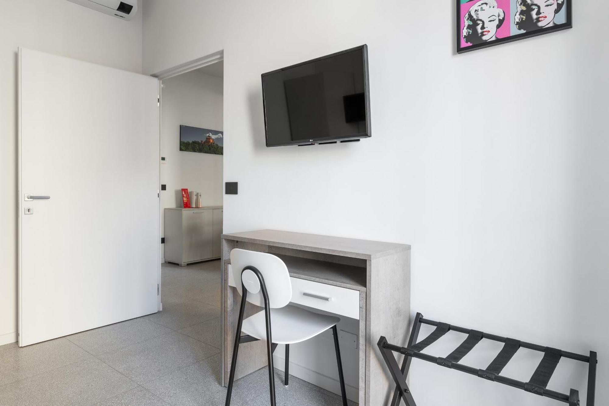 Capo Di Lucca White Apartments By Wonderful Italy — Photos 1